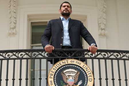 Alex Poatan, lutador brasileiro do UFC, na Casa Branca • Divulgação/UFC