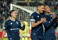 Clube argentino rival do Fluminense pagará multas da torcida após goleada na Libertadores