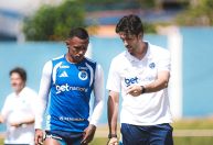 Atacante segue fora, mas Marquinhos viaja e reforça Cruzeiro contra o Bahia