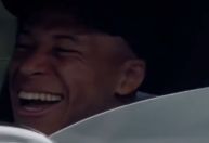 Em meio à crise, Mbappé aparece sorrindo ao chegar no CT do Real Madrid