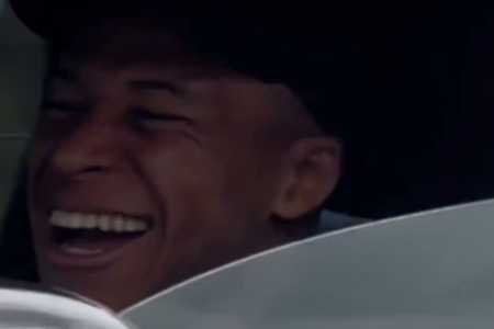 Kylian Mbappé foi flagrado sorrindo após o treino do Real Madrid