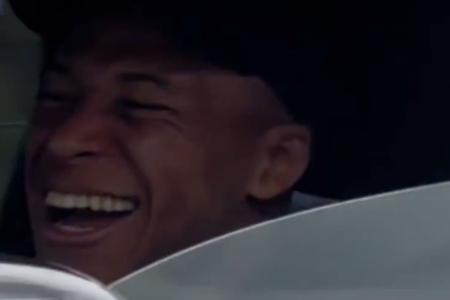 Kylian Mbappé foi flagrado sorrindo após o treino do Real Madrid