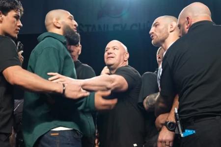 Khamzat Chimaev e Sean Strickland durante encarada para o UFC 328