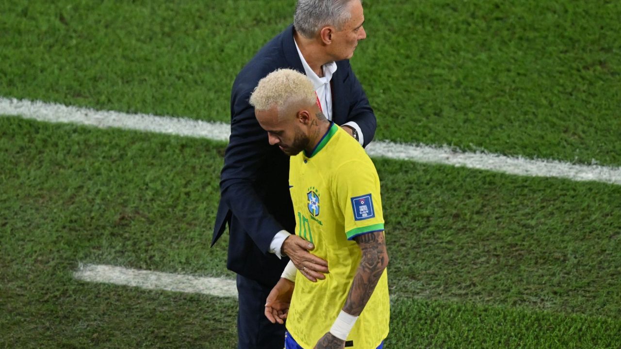 Tite confessa erro ao não escalar Neymar como primeiro batedor nos pênaltis