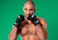 Strickland em ação: horário e onde assistir ao card completo do UFC 328