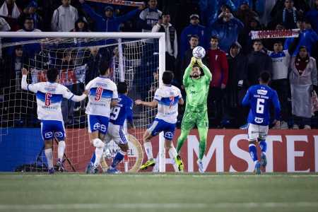 Otávio em ação pelo Cruzeiro contra a Universidad Católica-CHI • Gustavo Aleixo/Cruzeiro