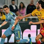 Dusan Vlahovic marca no primeiro minuto e garante vitória da Juventus