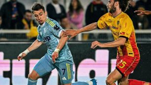 Dusan Vlahovic marca no primeiro minuto e garante vitória da Juventus