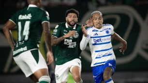 Ex-Cruzeiro, volante se recupera e deve reforçar Goiás em decisão na Copa do Brasil