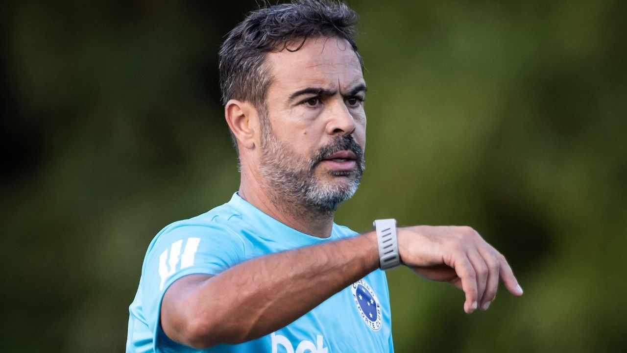 Estreia de Luis Sinisterra marca reviravolta no Cruzeiro em duelo decisivo contra o Bahia na Fonte Nova