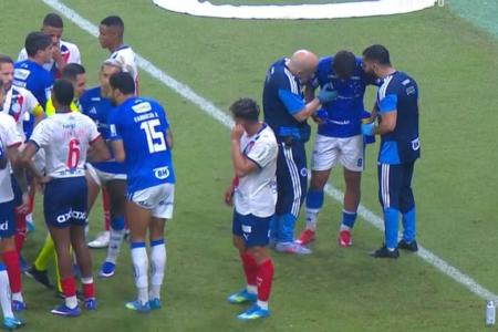 Matheus Henrique foi substituído no intervalo de Bahia x Cruzeiro • Reprodução/Premiere