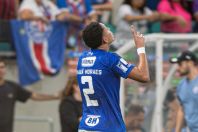 Jovens brilham, Cruzeiro vence Bahia de virada e ‘pega elevador’ no Brasileirão