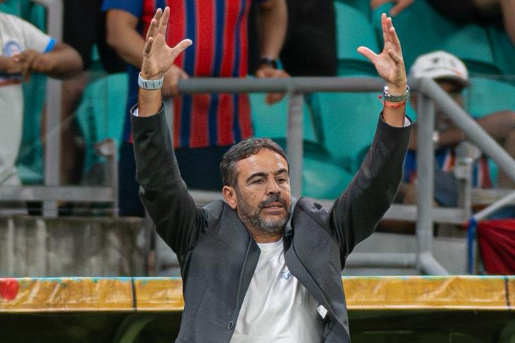 Artur Jorge reage à virada do Cruzeiro sobre o Bahia e destaca utilização de jovens
