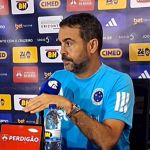 Artur Jorge diz como Cruzeiro deve lidar com a arbitragem: 'Todos alinhados'