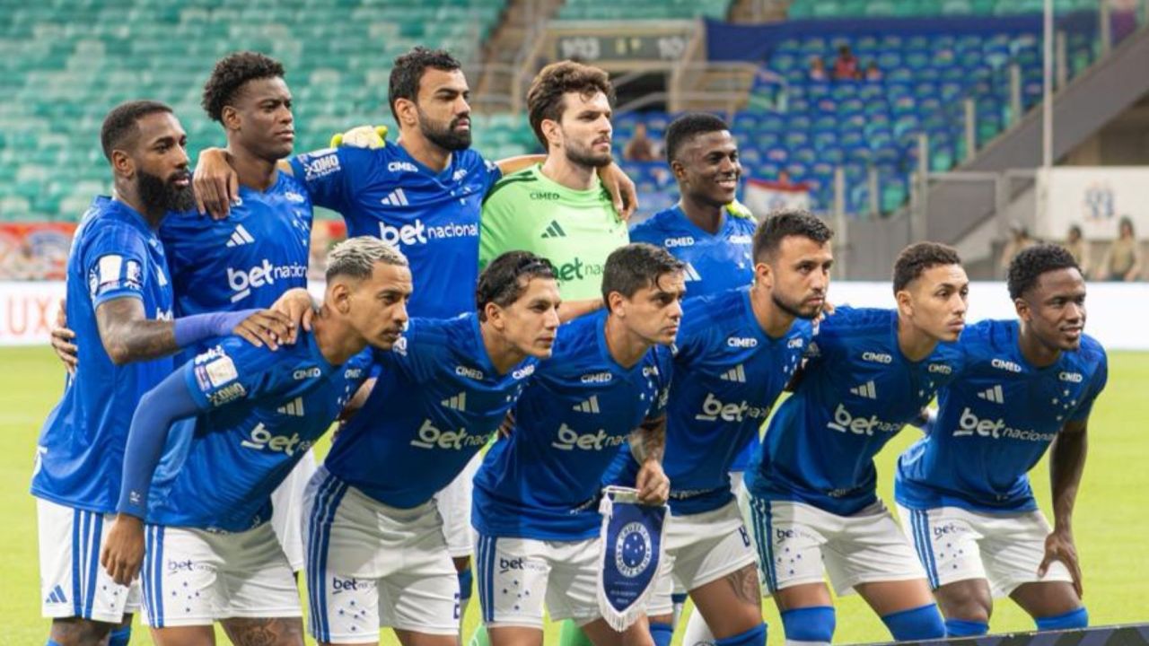 Luis Sinisterra brilha em retorno como titular e garante vitória do Cruzeiro sobre o Bahia