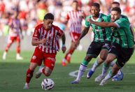 Com expulsão e 'lambança', América é goleado pelo Náutico e segue como lanterna da Série B