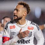 Neymar marca, Santos vence Bragantino e deixa zona de rebaixamento do Brasileirão