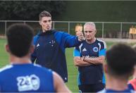 No Botafogo, Tite rebate críticas sobre filho no Cruzeiro: 'Quem me conhece sabe'