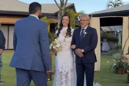 Zé Roberto leva Macris ao altar em casamento