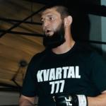 Chimaev quer revanche imediata contra Strickland por cinturão dos médios do UFC