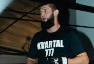 Chimaev quer revanche imediata contra Strickland por cinturão dos médios do UFC