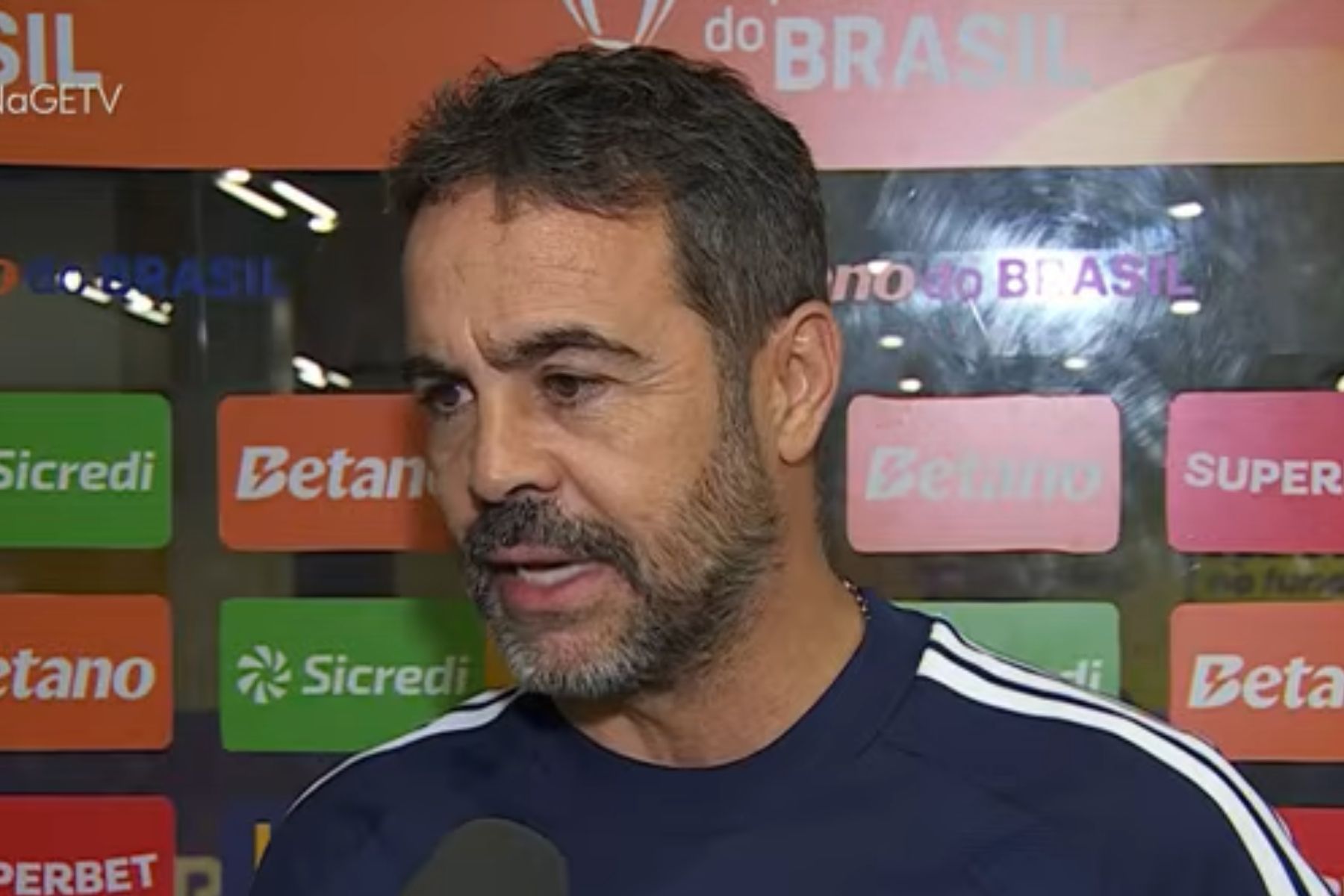 Artur Jorge reage a quinteto do Cruzeiro na pré-lista da Seleção para a Copa do Mundo