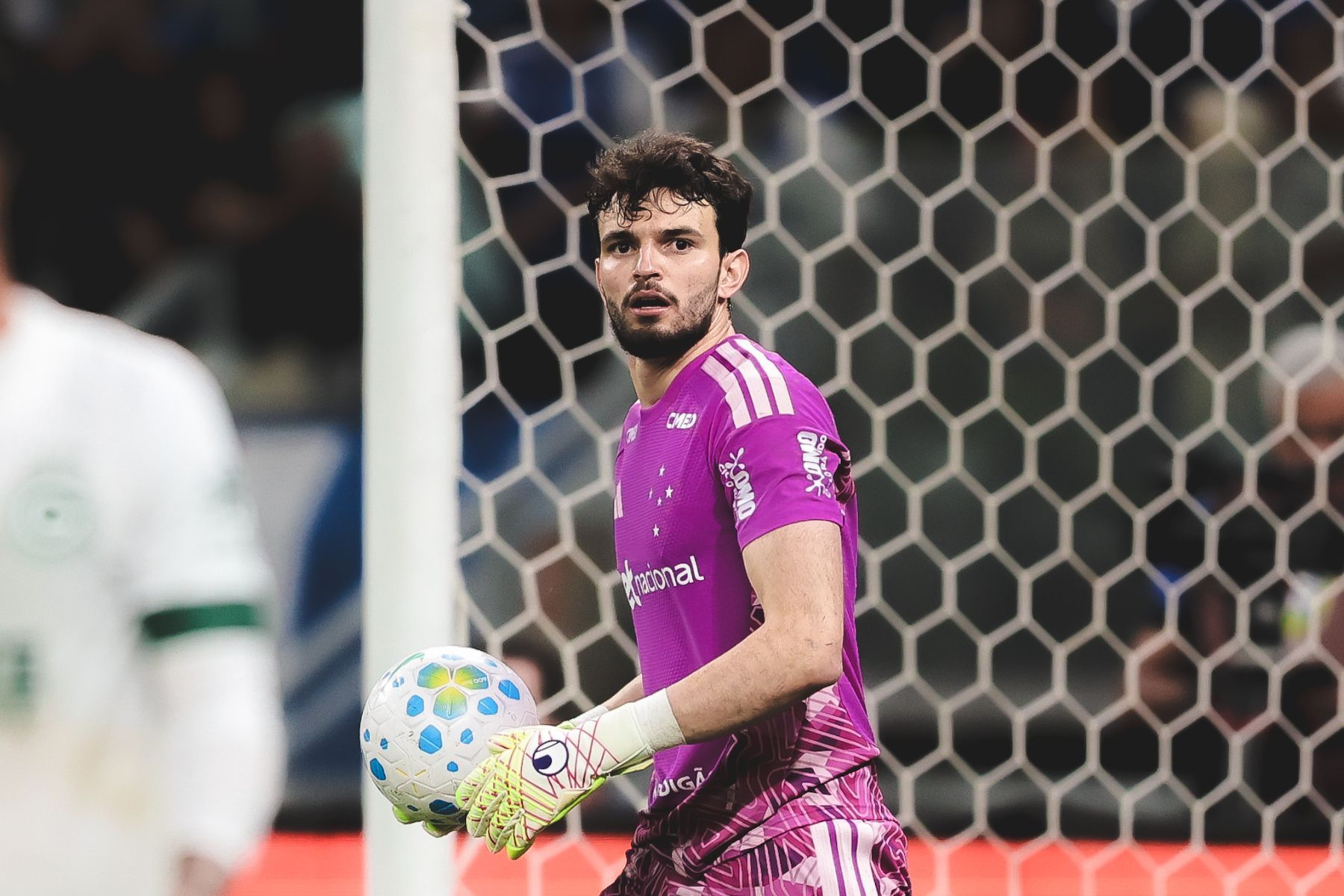 Otávio avalia classificação do Cruzeiro e valoriza mais uma 'baliza a zero'
