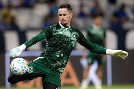 Tadu, goleiro do Goiás