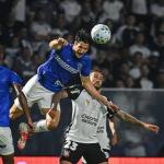 Em vantagem, Corinthians recebe Barra em duelo por vaga nas oitavas da Copa do Brasil