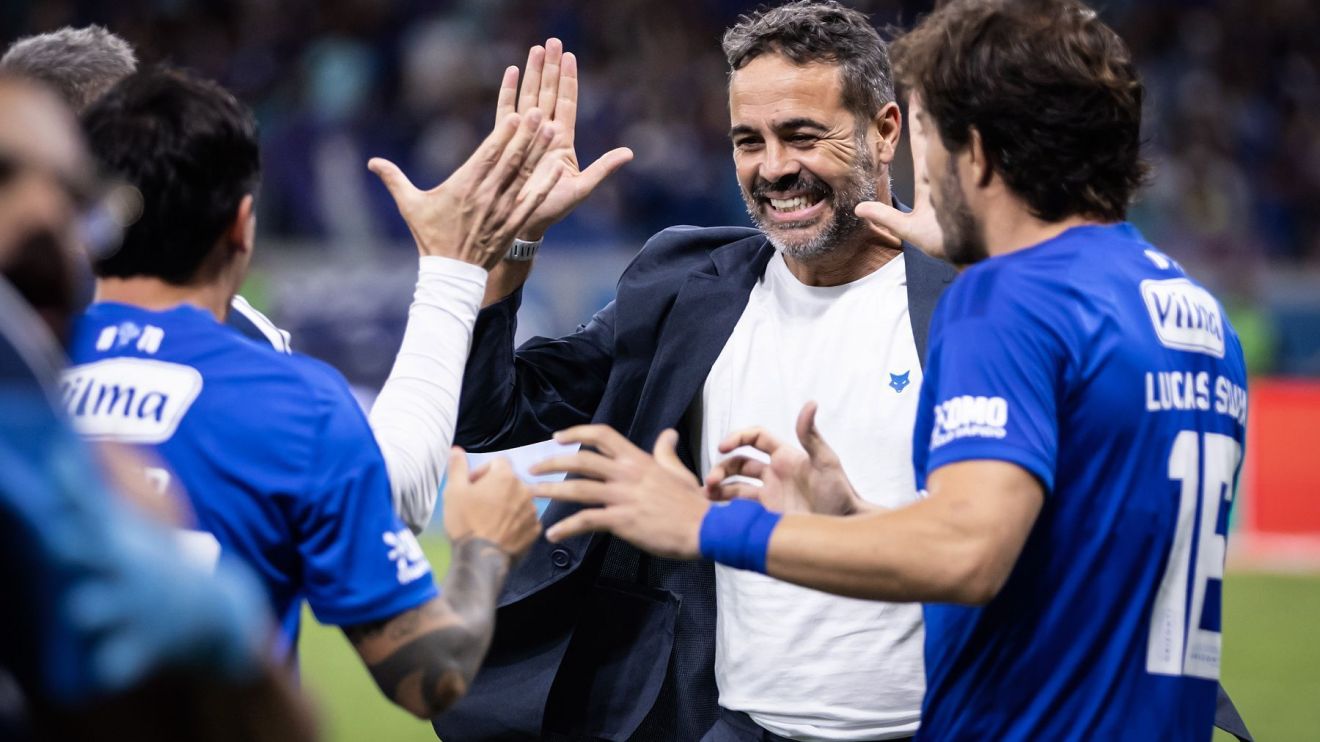 Artur Jorge 'roda' elenco e chega a 25 jogadores utilizados no Cruzeiro; veja lista