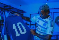 Matheus Pereira exalta camisas 10 históricos do Cruzeiro e se declara: 'Privilégio'