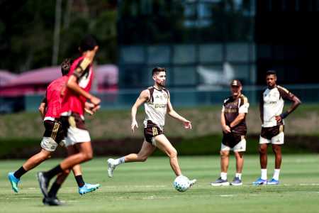 Treinos do Flamengo voltam no mês que vem