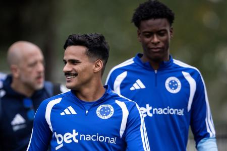 Kaiki e Jonathan Jesus em atividade pelo Cruzeiro • Gustavo Aleixo/Cruzeiro