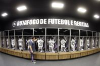 Botafogo x Corinthians: volante da Seleção é cortado antes de completar 13 jogos