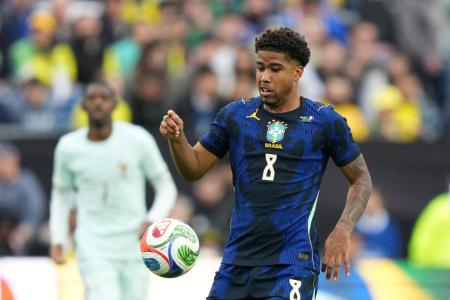Andrey Santos em ação pela Seleção Brasileira • Michael Owens/Getty Images via AFP