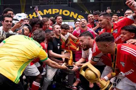 Time da Desimpain comemora título da Kings League