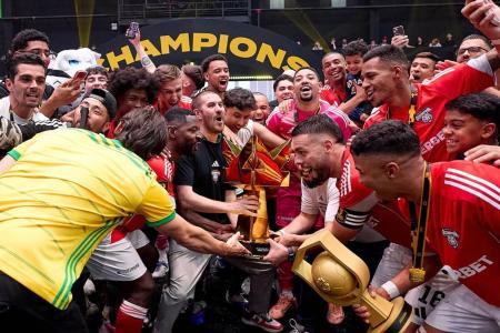 Time da Desimpain comemora título da Kings League