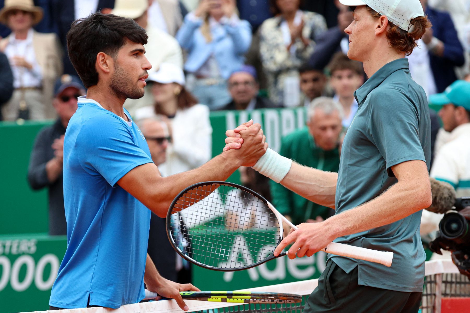 Alcaraz manda recado a Sinner após desistir de Wimbledon por lesão