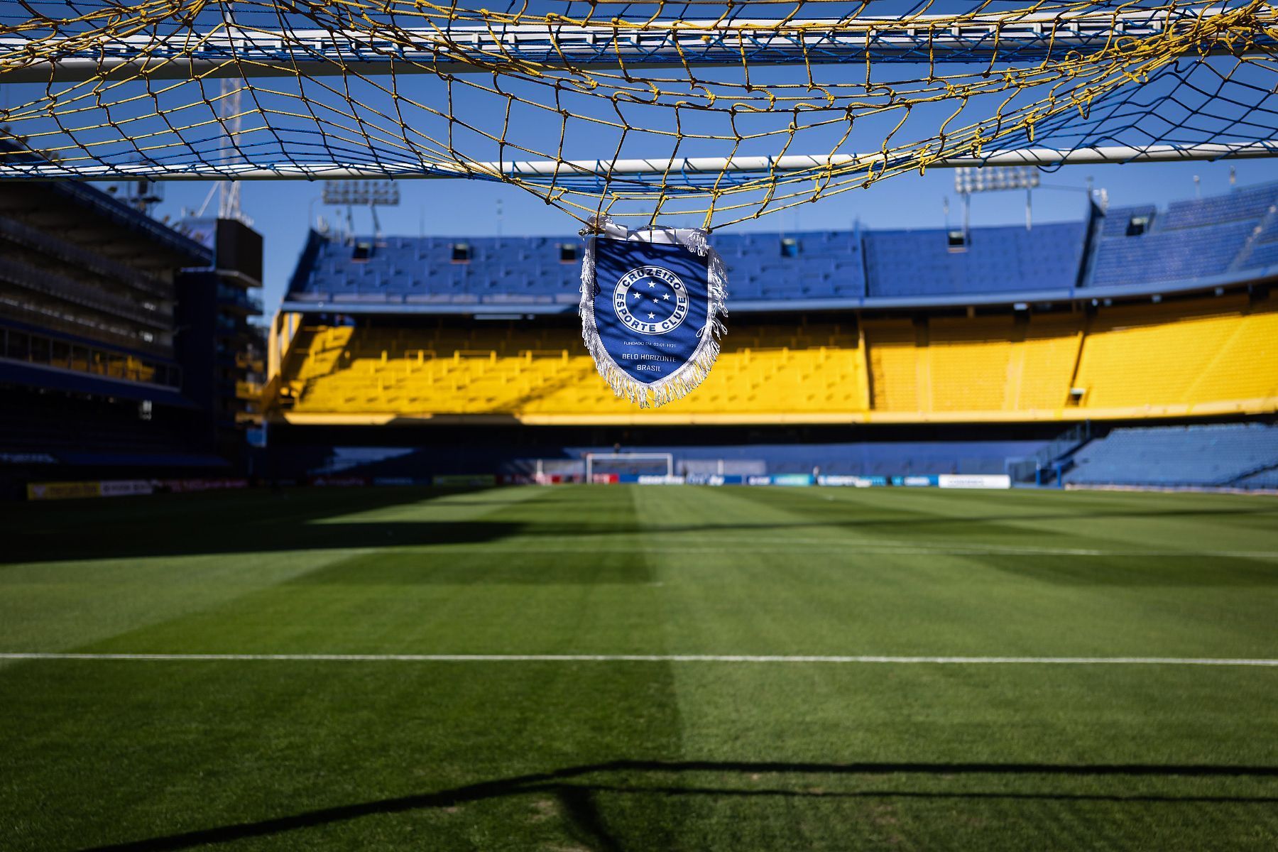 Patrocinadora do Cruzeiro lança 'Tour das Américas' e leva torcedores à Bombonera