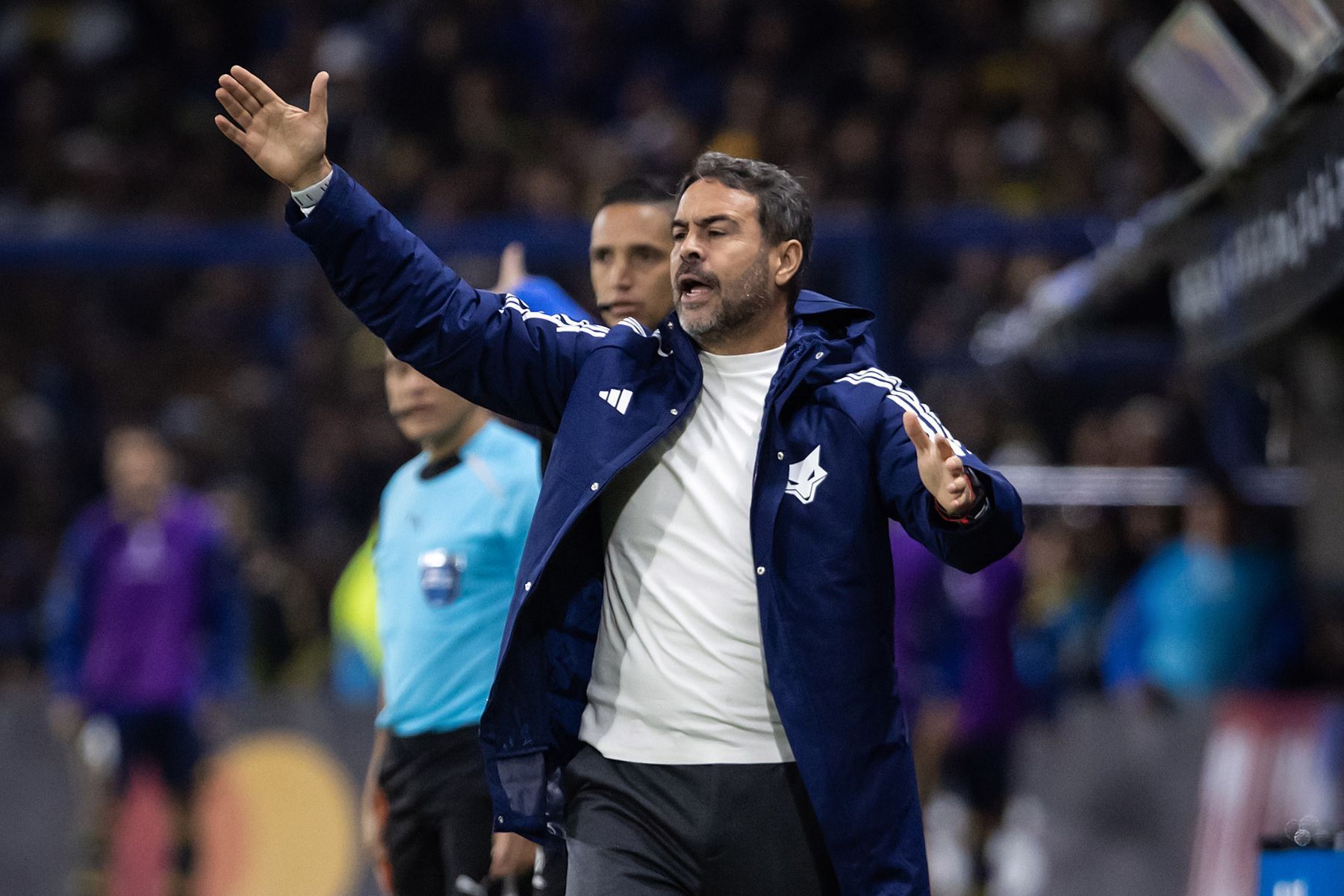 Artur Jorge revela ‘conversa de vestiário’ em intervalo de Boca x Cruzeiro