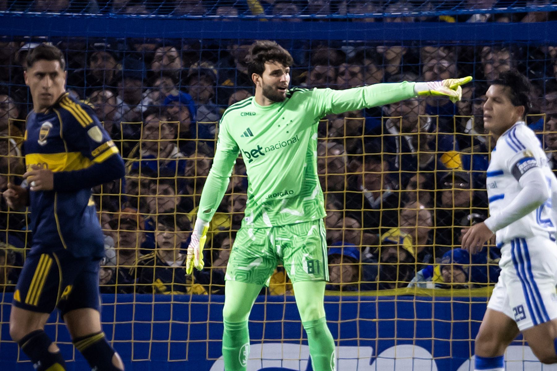 Otávio é destaque em jornais argentinos após empate do Cruzeiro com o Boca: 'Gigante'