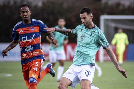 Jogo entre Puerto Cabello e Juventud pela Copa Sul-Americana
