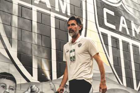 Eduardo Domínguez na Arena MRV