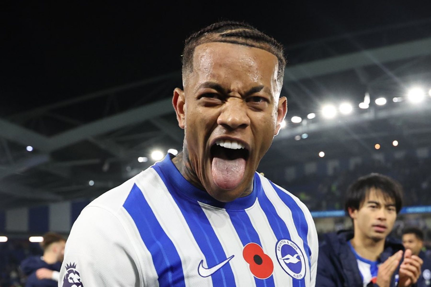 Zagueiro da Premier League recebe sondagens, mas Cruzeiro tem trunfo por contratação