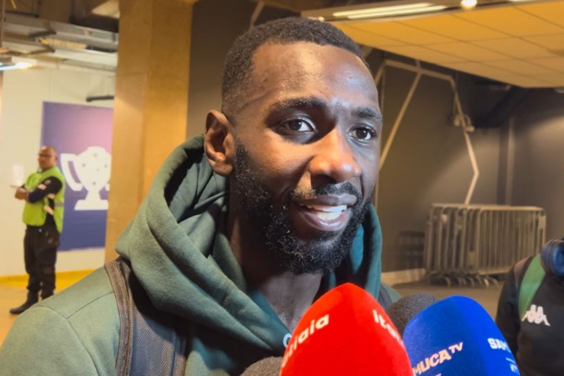 Bolasie reage a reencontro, se declara ao Cruzeiro e comenta relação com Pedrinho