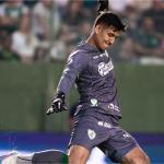 Goleiro do América passa por cirurgia para tratamento de lesão