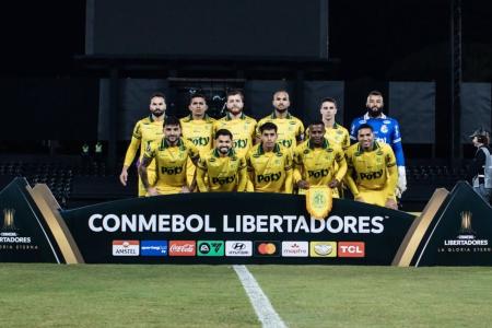 Time do Mirassol posado para um jogo de Libertadores • JP Pinheiro/Agência Mirassol