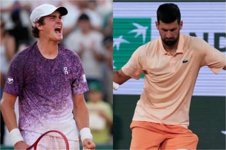João Fonseca e Novak Djokovic em ação em Roland Garros