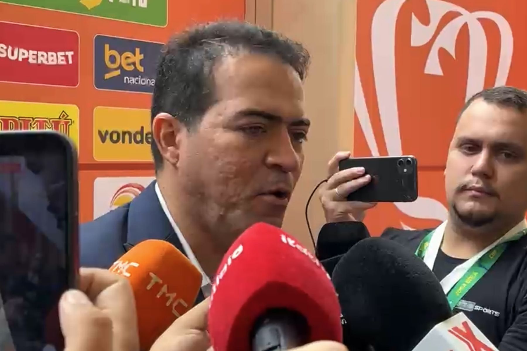 CEO do Corinthians abre o jogo e faz previsão sobre pagamento dos transferbans