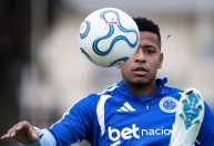 As opções de Artur Jorge para escalar o Cruzeiro em 'decisão' contra Barcelona-EQU